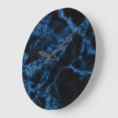 Monogramm aus blauem und schwarzem Marmor Große Wanduhr (Winkel)