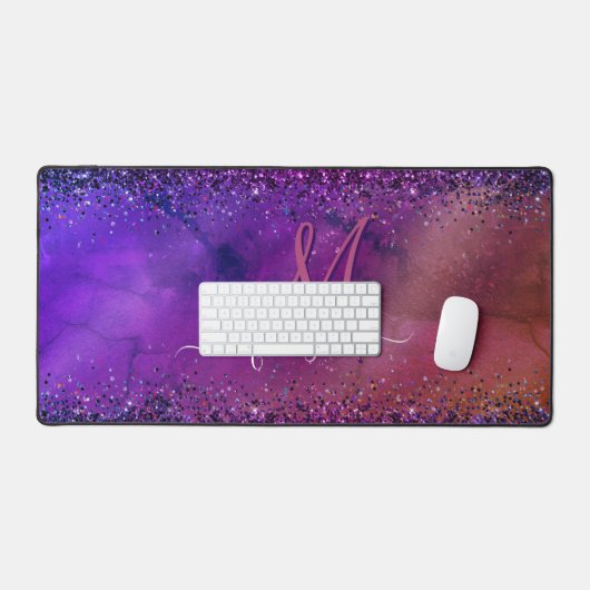 Monogramm aus lila Glitzer mit Pinselstrich Schreibtischunterlage (Tastatur & Maus)