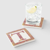 Monogramm aus rotem und gelbem Stein Steinuntersetzer (Seitenansicht)