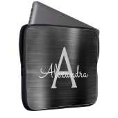 Monogramm aus schwarzem Metall, modern aus rostfre Laptopschutzhülle (Vorne Rechts)