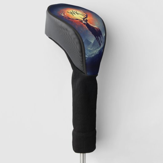 Monogramm-Bergschuh, der aus dem Flammenfeuer läuf Golf Headcover (angewinkelt)