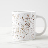 Monogramm Blätter für delikate braune Wildblumen Jumbo-Tasse (Rechts)