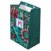 Monogramm Blaue Rote Blumen Mittlere Geschenktüte (Rückseite Schrägansicht)