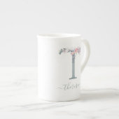 Monogramm Blauer Rosa Farbton Blumenbuchstabe T Porzellantasse (Vorderseite Rechts)
