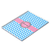 Monogramm-blaues Zickzack und rosa gewundenes Notizblock (Linke Seite)