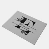 Monogramm Blüh Letter E mit Name Doormat Fußmatte (Schrägansicht)