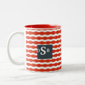 Monogramm Boxstripe Muster Zweifarbige Tasse (Links)