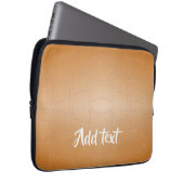 Monogramm braunes Leder texturiert Laptopschutzhülle (Vorne Rechts)