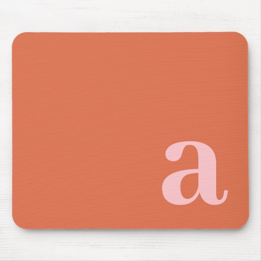 Monogramm Buchstabe Pink & Rot Minimalistisch Mousepad (Vorne)
