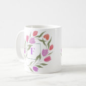 Monogramm Buchstaben F Lila und weiß mit Blume Kaffeetasse (Vorderseite Links)