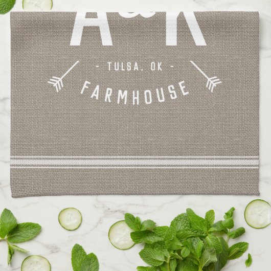 Monogramm der Arrow-Familie Handtuch (Gefaltet)