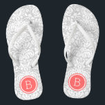 Monogramm der grauen und korallenfloralen Damaskus Badesandalen<br><div class="desc">Maßgeschneiderte,  bedruckte Flop-Sandalen mit einem eleganten,  floralen Damastmuster und einem eigenen Monogramm oder einem anderen Text in einem Kreissaal. Klicken Sie auf Anpassen,  um Schriftart und Farben zu ändern oder eigene Bilder hinzuzufügen,  um ein einzigartiges Design zu erstellen!</div>