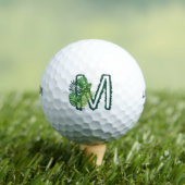 Monogramm der grünen tropischen Blätter m Golfball (Insitu T-Shirt)