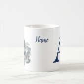 Monogramm der Hibisken-Blume Initial A Name Kaffeetasse (Mittel)