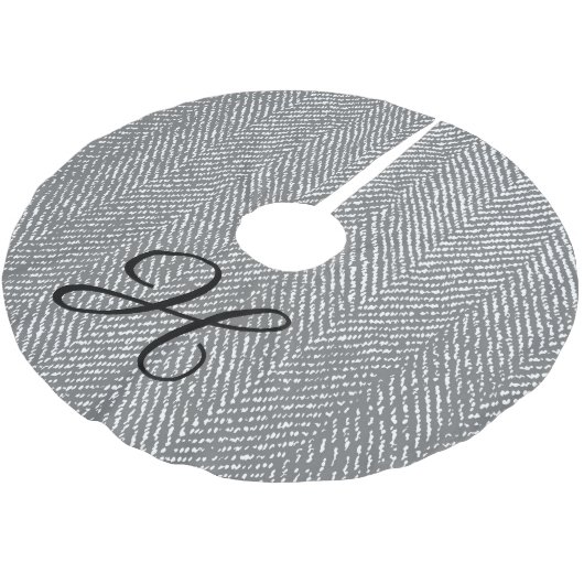 Monogramm der modernen grauen Herringbone- und sch Polyester Weihnachtsbaumdecke (Schrägansicht)