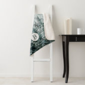 Monogramm der Rustikalen Winterwaldkiefernbaum-Fam Sherpadecke (Beispiel)