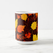 Monogramm der wirbelnden Herbstblätter Kaffeetasse (Mittel)
