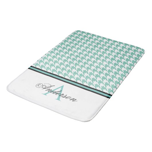 Monogramm des aquamarinen Hahnentrittmusters Badematte (Schrägansicht)