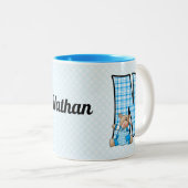 Monogramm des blauen Bären des Kid's Name Zweifarbige Tasse (VorderseiteRechts)
