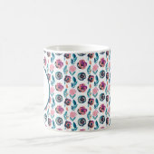 Monogramm des blauen und rosa Blumenmusters Kaffeetasse (Mittel)