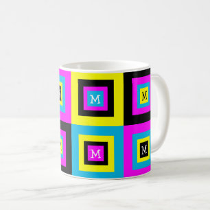 Monogramm des CMYK-Grafikdesigners Kaffeetasse