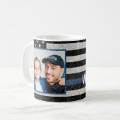 Monogramm des Fotos der Polizeiflagge der Thin Blu Kaffeetasse (Vorderseite Links)
