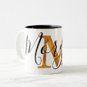 Monogramm des Gold"M" mit personalisiertem Namen Zweifarbige Tasse (Vorderseite Links)