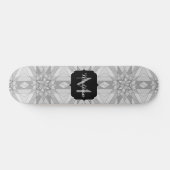 Monogramm des grauen Schwarz-weißen Mosaikdreiecks Skateboard (Horizontal)