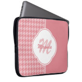 Monogramm des hellrosa Hahnentrittmusters mit Name Laptopschutzhülle (Vorne Rechts)
