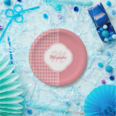 Monogramm des hellrosa Hahnentrittmusters mit Name Pappteller (Party)