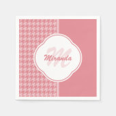 Monogramm des hellrosa Hahnentrittmusters mit Name Serviette (Vorderseite)