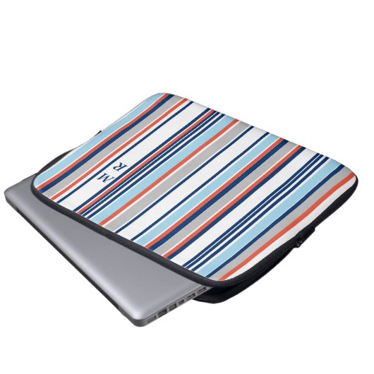 Monogramm des modernen blauen, grauen Streifen Laptopschutzhülle (Vorne Knopf)