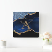 Monogramm des modernen Navy Blue-Gold-Marmor-Glitz Quadratische Wanduhr (Zuhause)