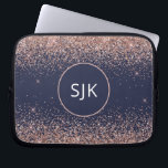 Monogramm des Navy Blue Blink Rose Rose Glitzer Laptopschutzhülle<br><div class="desc">Blush Pink - Rose Gold und Navy Blue Imitate Glitzer und Sparkle Elegant Mit Monogramm Initials Case. Dieser Fall kann so angepasst werden,  dass er Ihren Anfangs- und Vornamen enthält.</div>