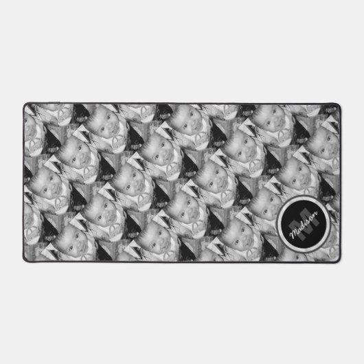 Monogramm des Schwarz-weißen Fotos anpassen Schreibtischunterlage (Vorderseite)