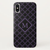Monogramm des schwarzen und Lila Diamantmusters Case-Mate iPhone Hülle (Rückseite)
