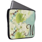 Monogramm des weißen Kirschblossom Flow 15" Notebo Laptopschutzhülle (Vorne Rechts)