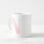 Monogramm des weißen Polka-Dots in Rosa Kaffeetasse (Vorderseite Links)