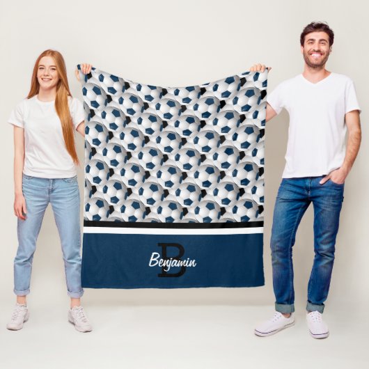 Monogramm-dunkelblaues schwarzes Fußball-Muster Fleecedecke (Beispiel)