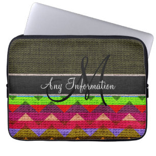 Monogramm dunkelgrüne Chevron-Zickzack-Jute-Burlap Laptopschutzhülle
