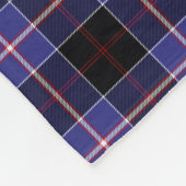 Monogramm Dunlap Tartan Fleecedecke (Ecke)