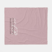 Monogramm Dustrose Weiß Braun Minimalistisch Styli Fleecedecke (Vorderseite (Horizontal))
