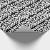 Monogramm E Initial Black and White Floral Pattern Geschenkpapier (Ecke)