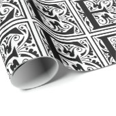 Monogramm E Initial Black and White Floral Pattern Geschenkpapier (Rolleneckpunkt)