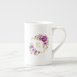 Monogramm Elegante Vintage, florale Lila Stiefmütt Porzellantasse