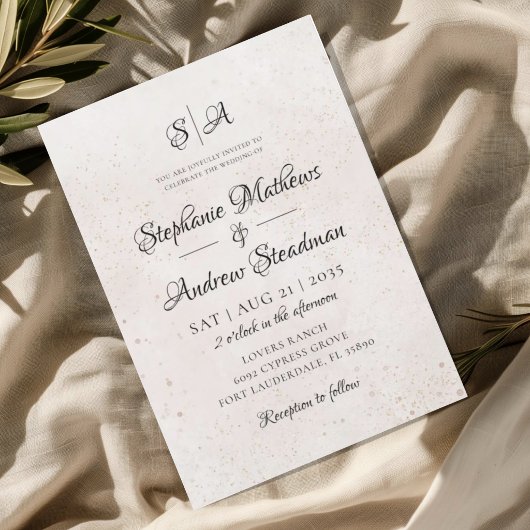 Monogramm Elfenbeinbeige Texturierte Hochzeit Einladung
