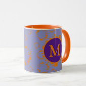 Monogramm erste orangefarbene Lila Quadrate Tasse (VorderseiteRechts)