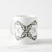 Monogramm Eukalyptusblätter Elegant Modern Kaffeetasse (Vorderseite Links)