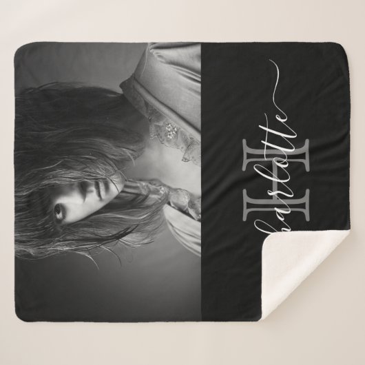 Monogramm-Foto mit Schwarz-weißem Namen Sherpadecke (Vorderseite (Horizontal))