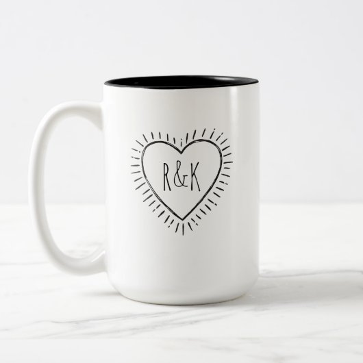 Monogramm frisch verheiratete Herzkaffee-Tasse Zweifarbige Tasse (Links)